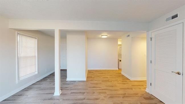 Building Photo - 2400 Woodhill Dr