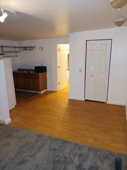 Loft kitchen - 2210 Murray Hill Rd