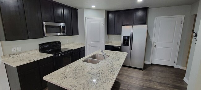 Building Photo - 5549 Dornton Ct