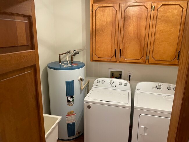 Building Photo - 430 Co Rd 445