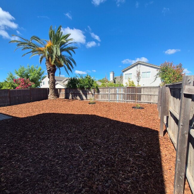 Building Photo - Spacious 4 bedroom Natomas home with Loft