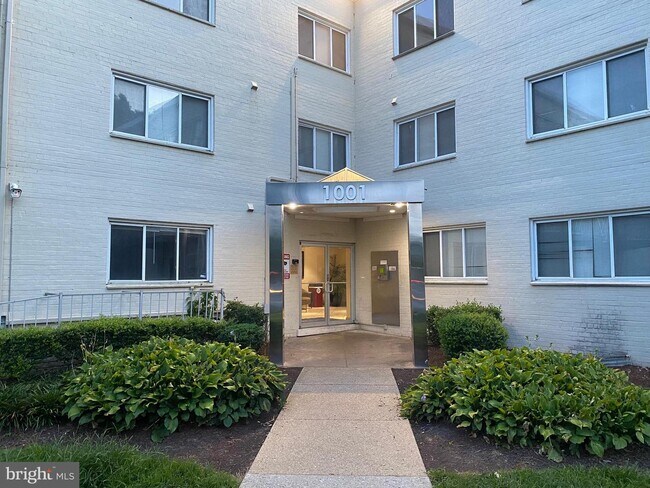 Building Photo - 1001 Chillum Rd