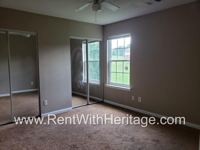 Building Photo - 179 Parkview Ln