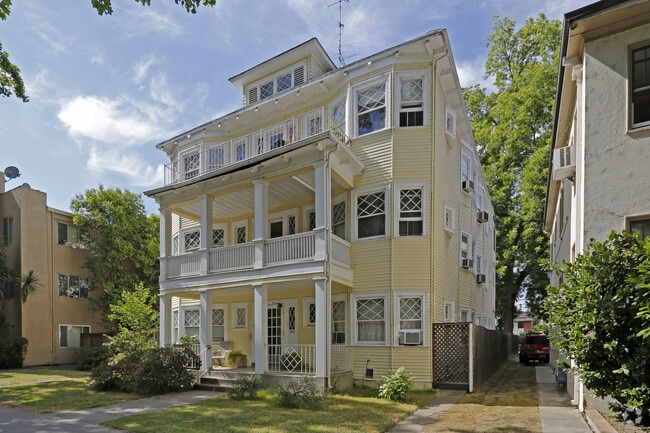 Primary Photo - 2408 Capitol Ave