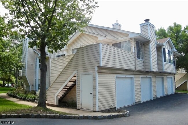 Building Photo - 53 Foxwood Ct
