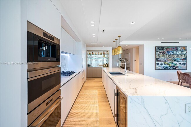 Building Photo - 1 Collins Ave