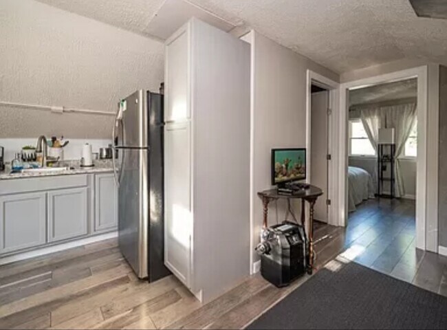 Building Photo - 3469 Bessie St