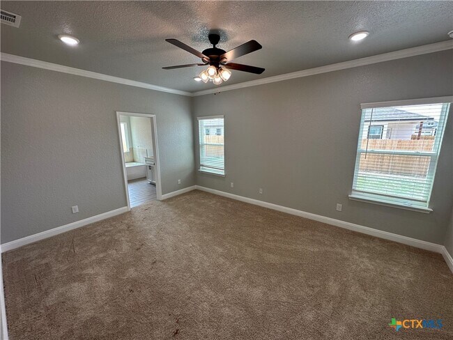 Building Photo - 1611 Sideoats Ln