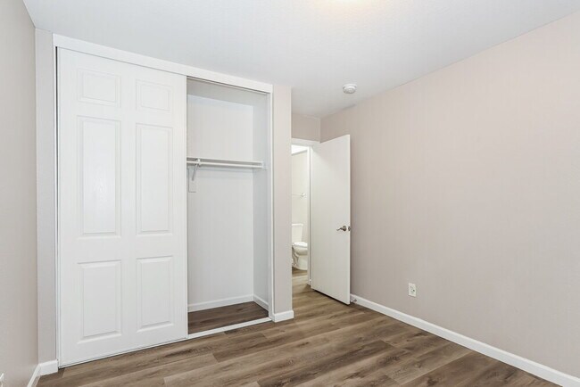 Building Photo - 10938 E Flossmoor Ave