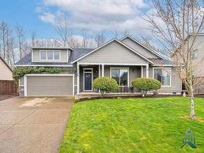 Building Photo - Updated 3 bedroom, 2 bathroom Single-famil...