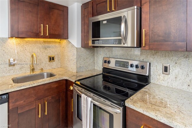Building Photo - 1 br, 1 bath Condo - 770 Claughton Island ...