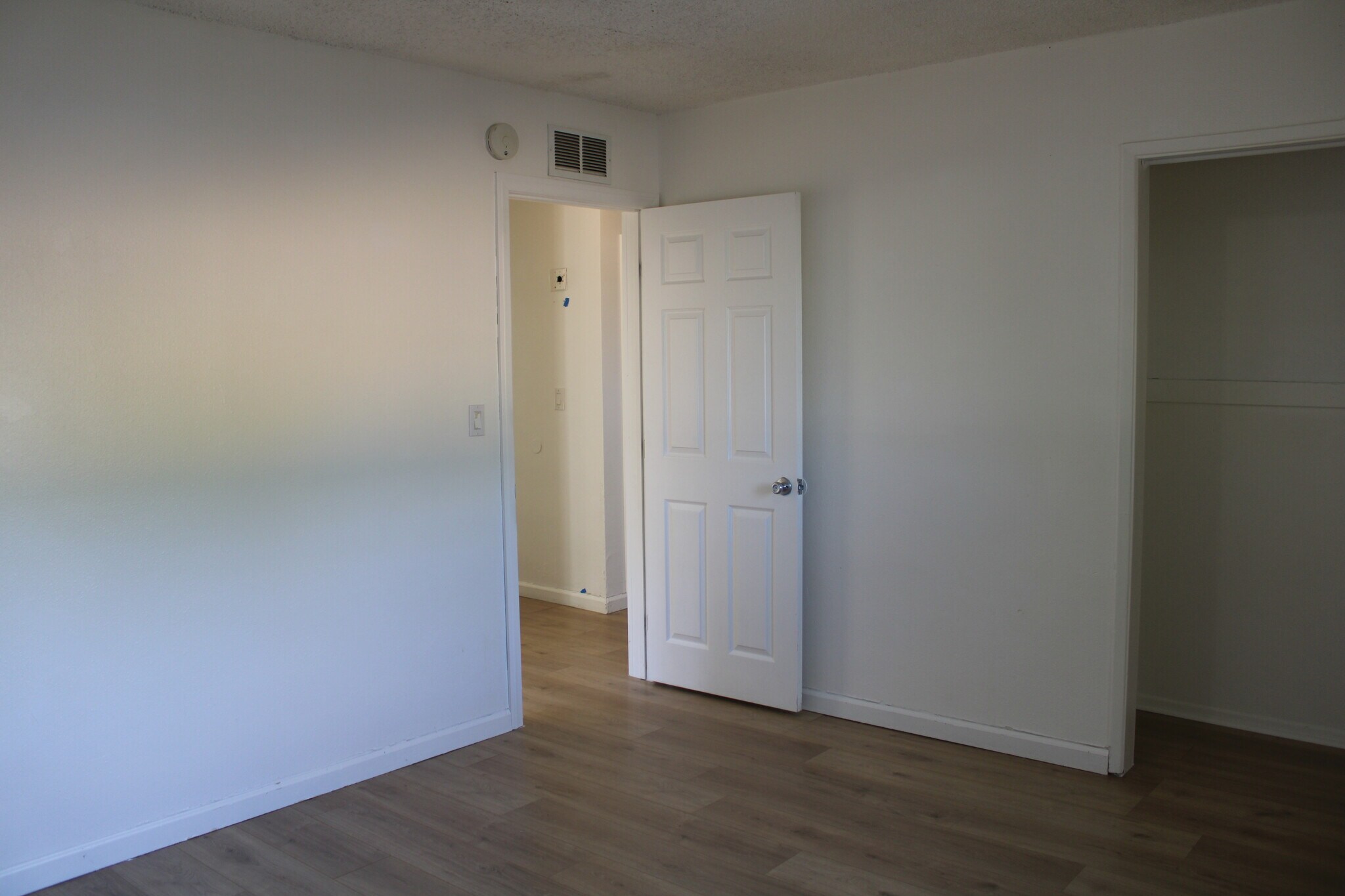 Building Photo - 144 E Avenue Q