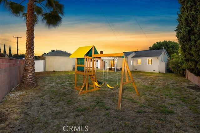 Building Photo - 15607 Fernview St