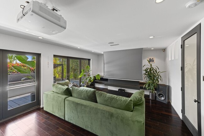 Building Photo - Architectural Contemporary with Panoramic ...