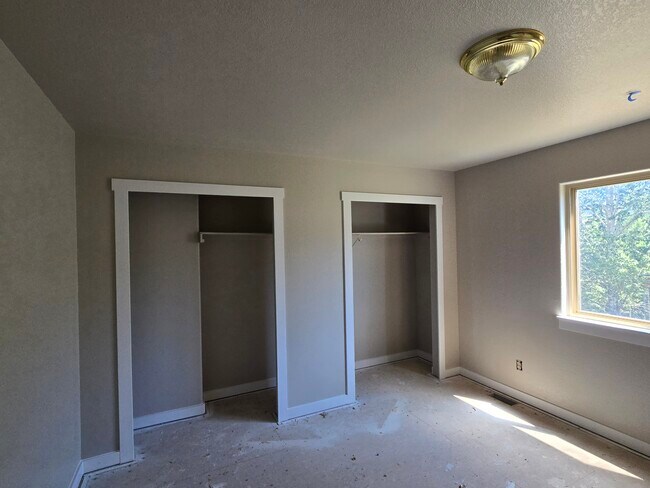 Building Photo - 1642 Columbine Village Dr