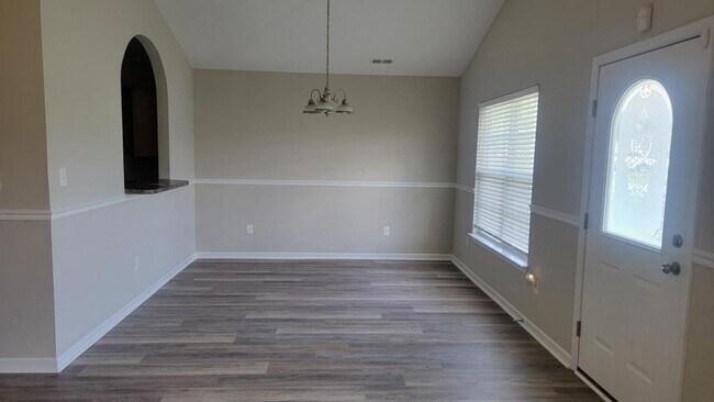 Building Photo - 105 Carolina Pointe Way