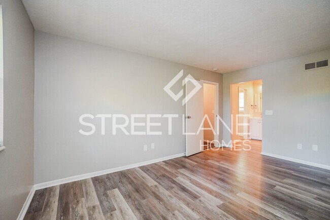 Building Photo - Charming 4 Bedroom in Reynoldsburg!