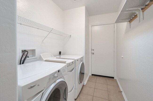 Building Photo - SPACIOUS 3 Bed 2 Bath Gilbert Home!!!