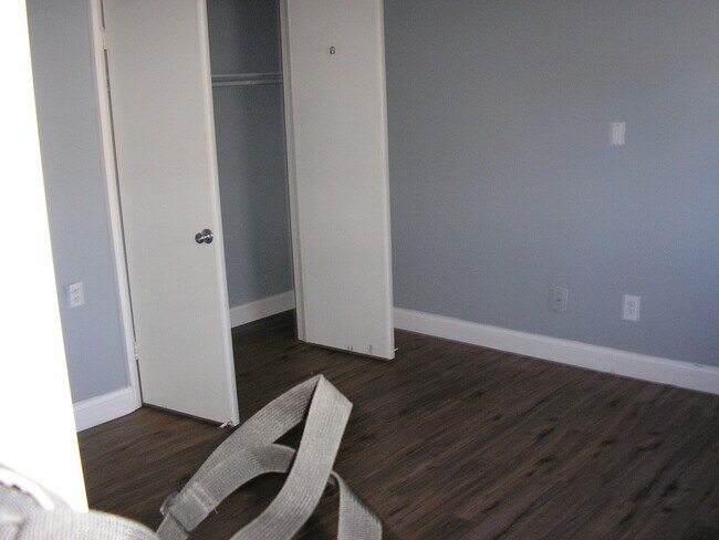 Building Photo - 204 N Warren St