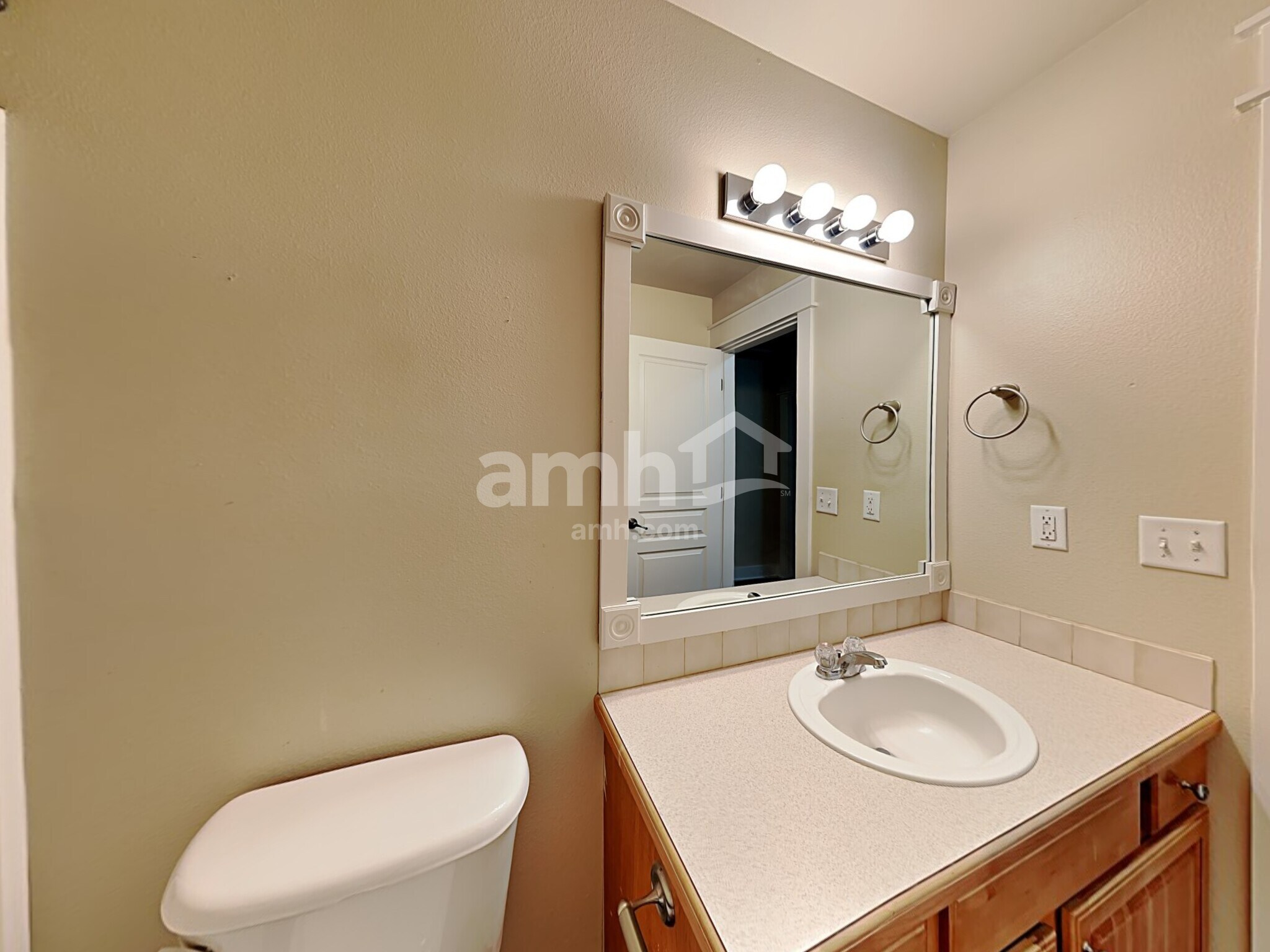 Building Photo - 9667 W Silverspring St