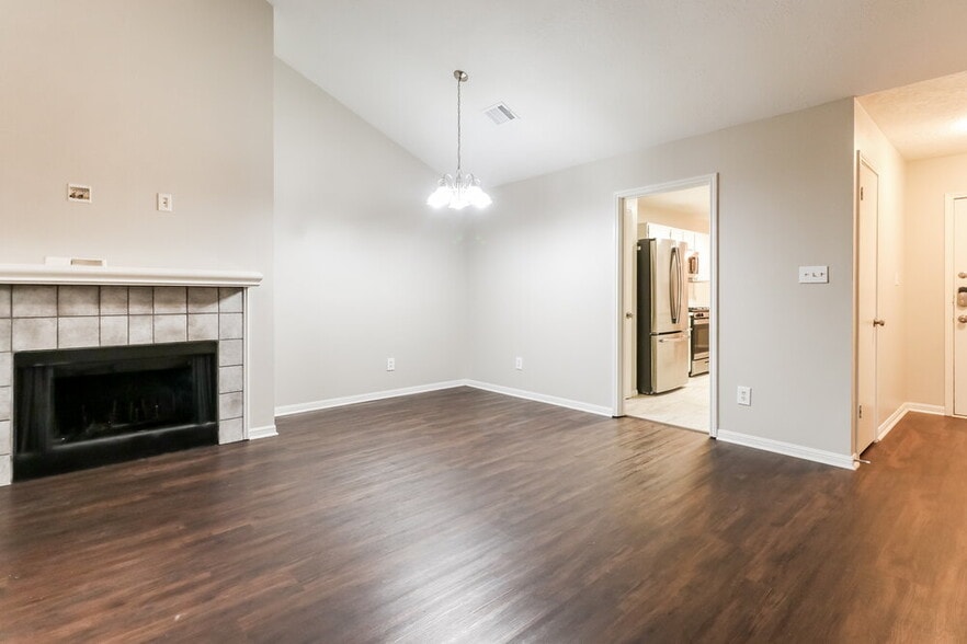 Building Photo - 5411 Roserock Ln