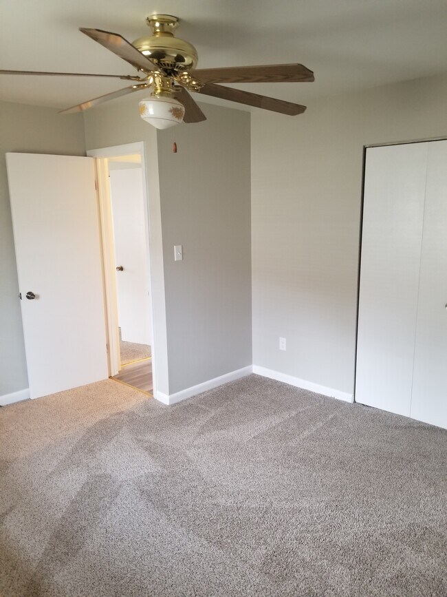 Building Photo - 534 E 17th St