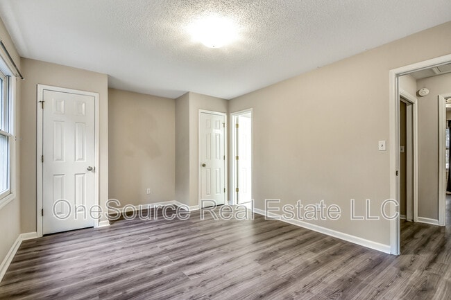 Building Photo - 1702 Twin Brooks Dr SE