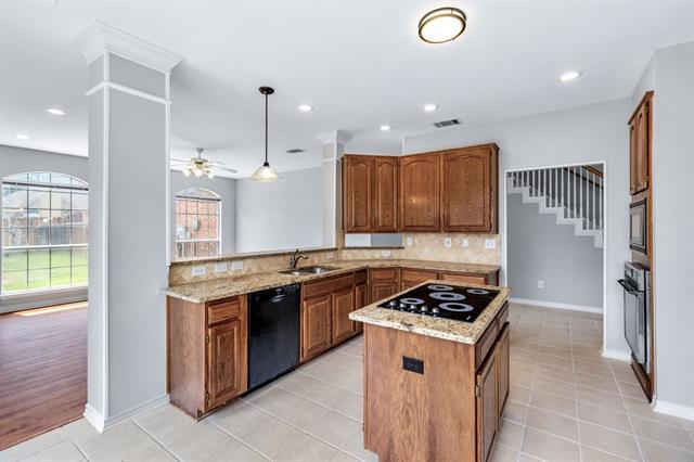 Building Photo - 1404 Honey Locust Dr