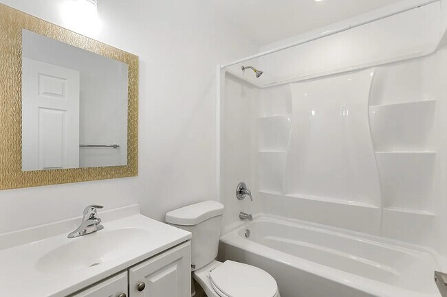 Building Photo - 420 N Batavia St