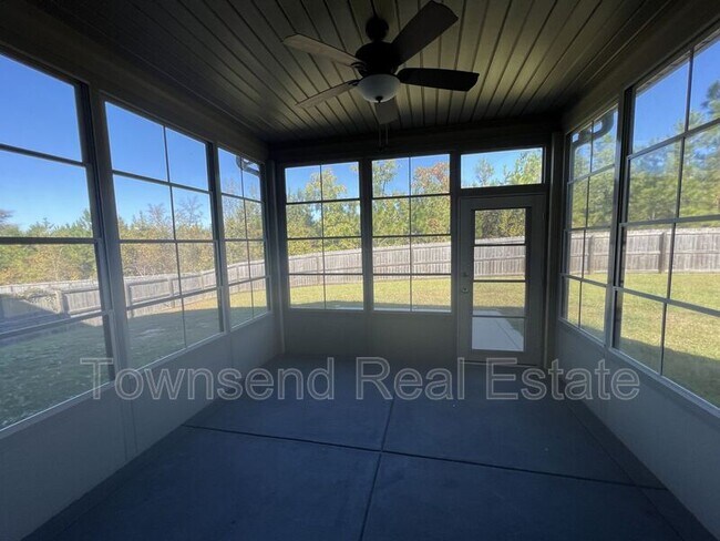 Building Photo - 3233 Northgate Dr