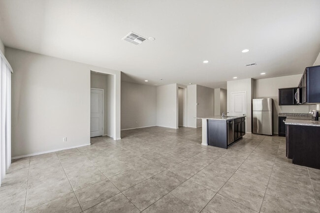 Building Photo - 1033 W Avalon Canyon Dr