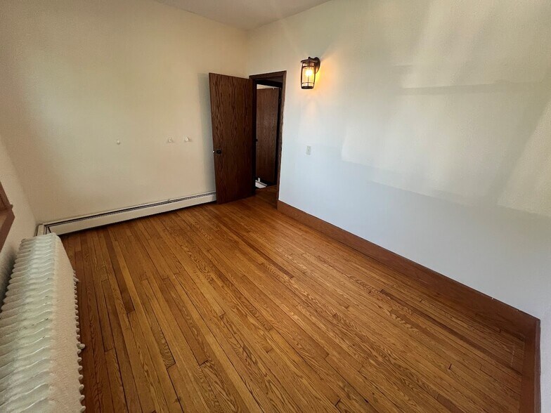 Building Photo - 601 E Gorham St