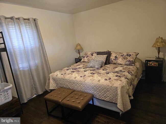 Building Photo - 1358 Graves Mill Rd