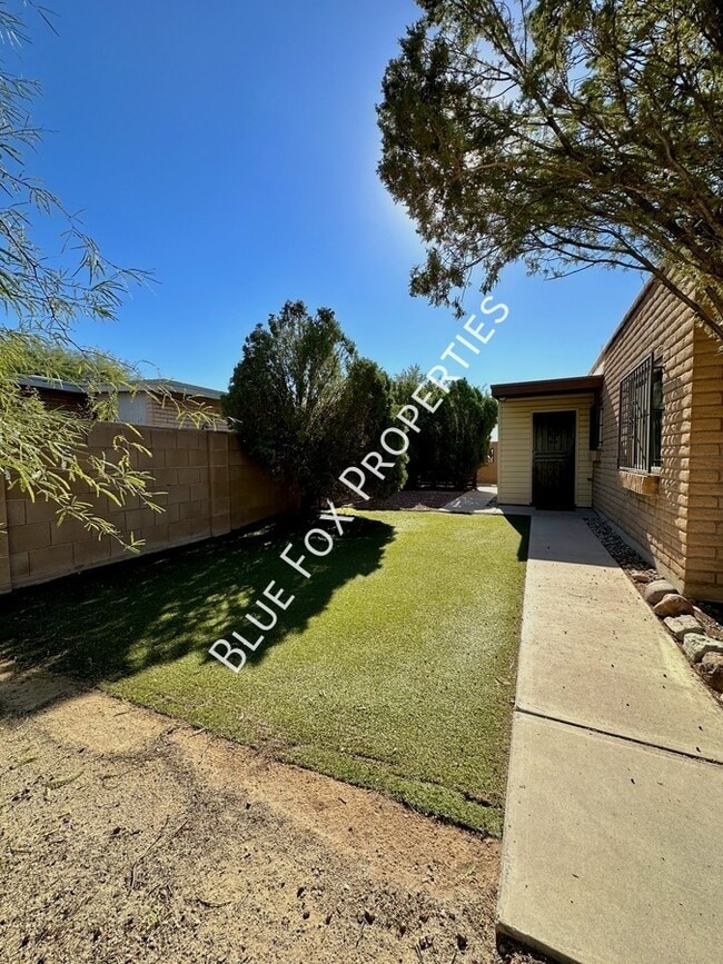 Building Photo - 8825 E Old Spanish Trail