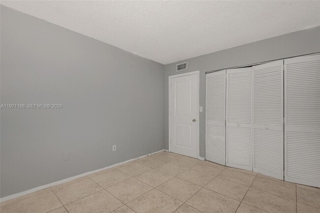 Building Photo - 20536 NE 6th Ct