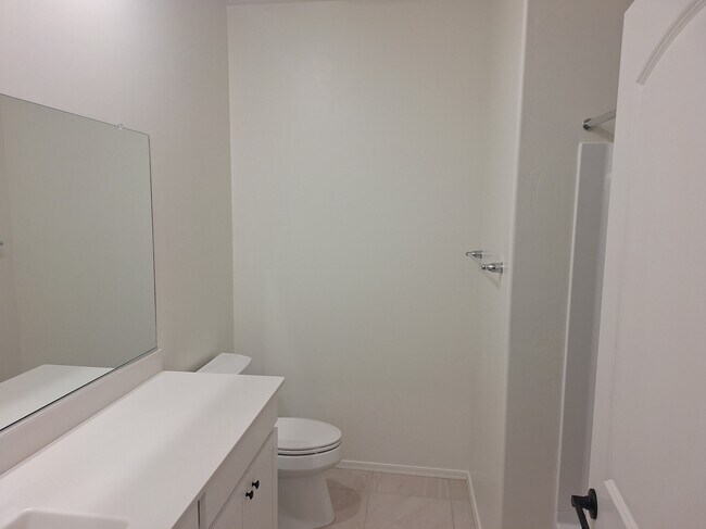Building Photo - 945 W Calle Alta Curva