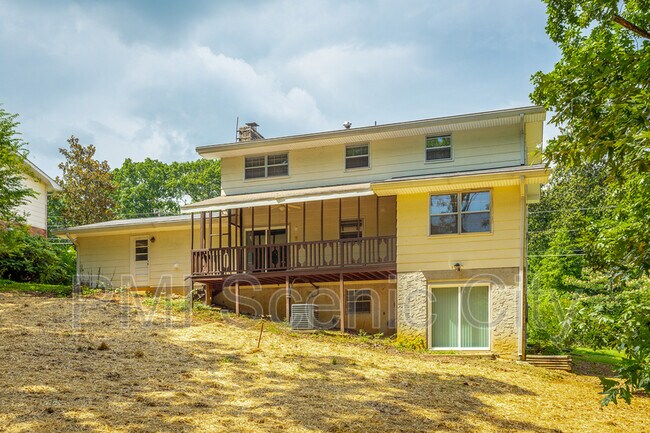 Building Photo - 508 Briar Park Ln