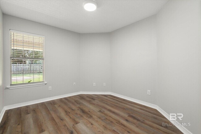 Building Photo - 21570 Palmer Ct