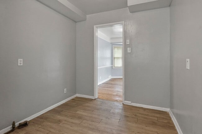 Building Photo - 19356 Westmoreland- 3 BED & 1.5 BATH FOR RENT