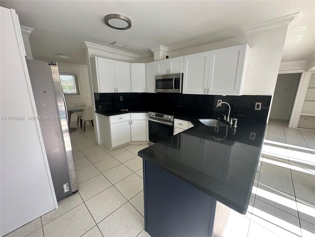 Building Photo - 7780 SW 28th St