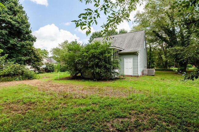 Building Photo - 1012 Windward Psge