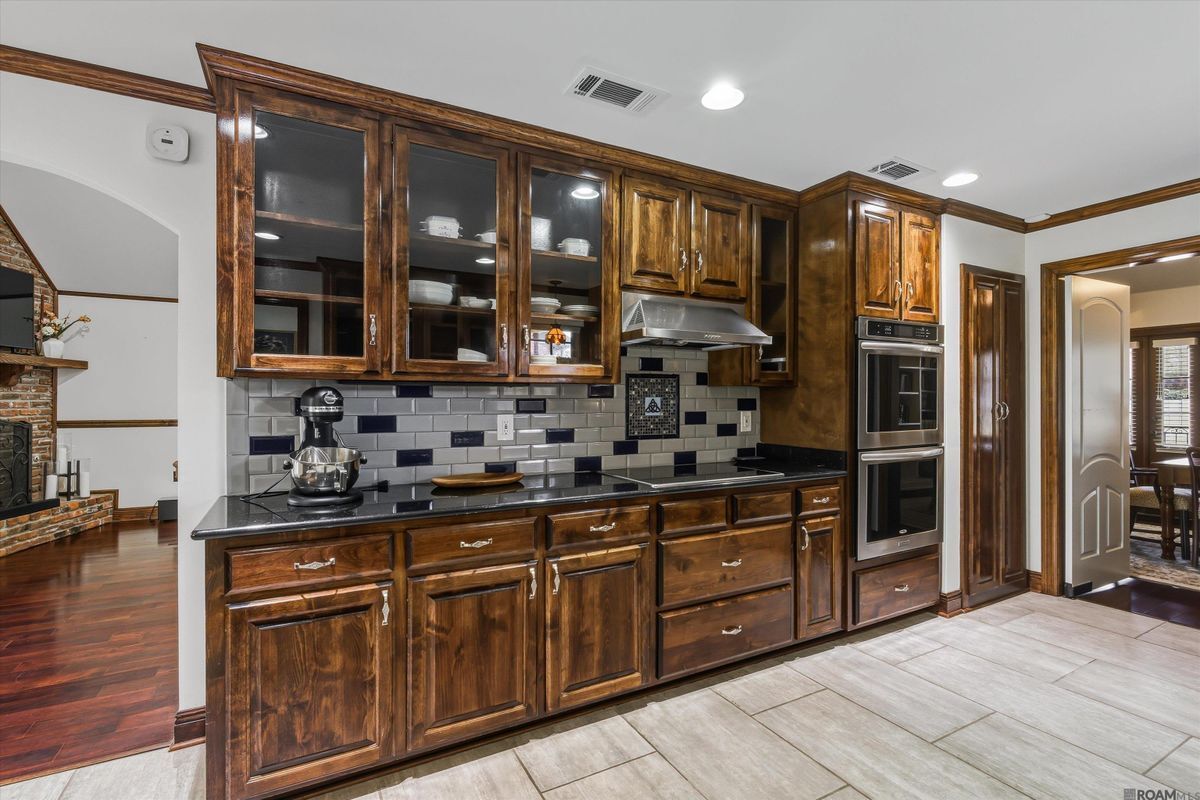 Building Photo - 6414 Highland Rd