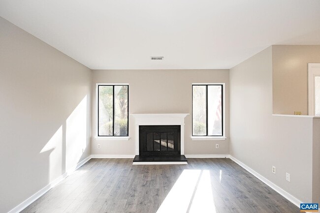 Building Photo - 964 Sutton Ct