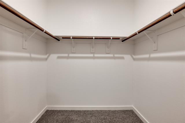 Building Photo - 748 Wheatfield Dr