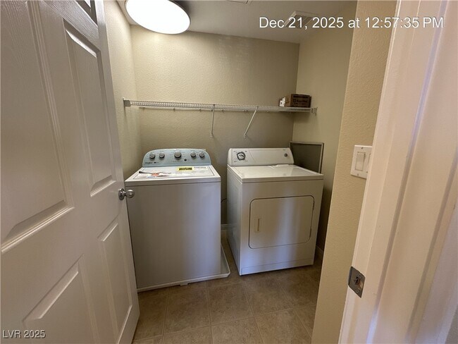 Building Photo - 7701 W Robindale Rd