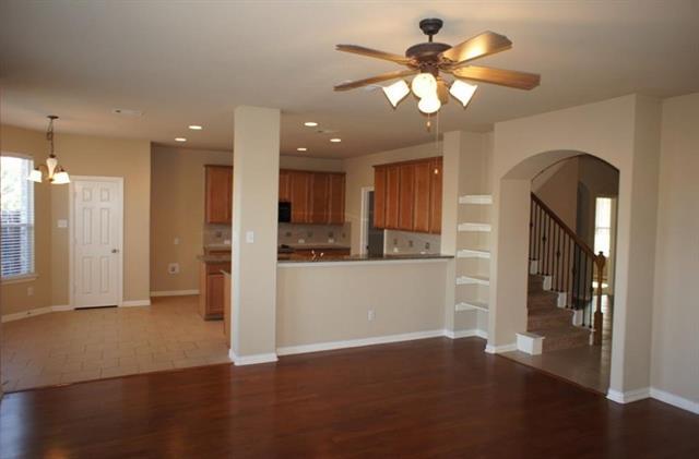 Building Photo - 7217 Sugarplum Dr