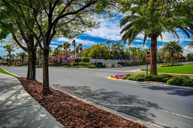 Building Photo - 121 Standing Stone St