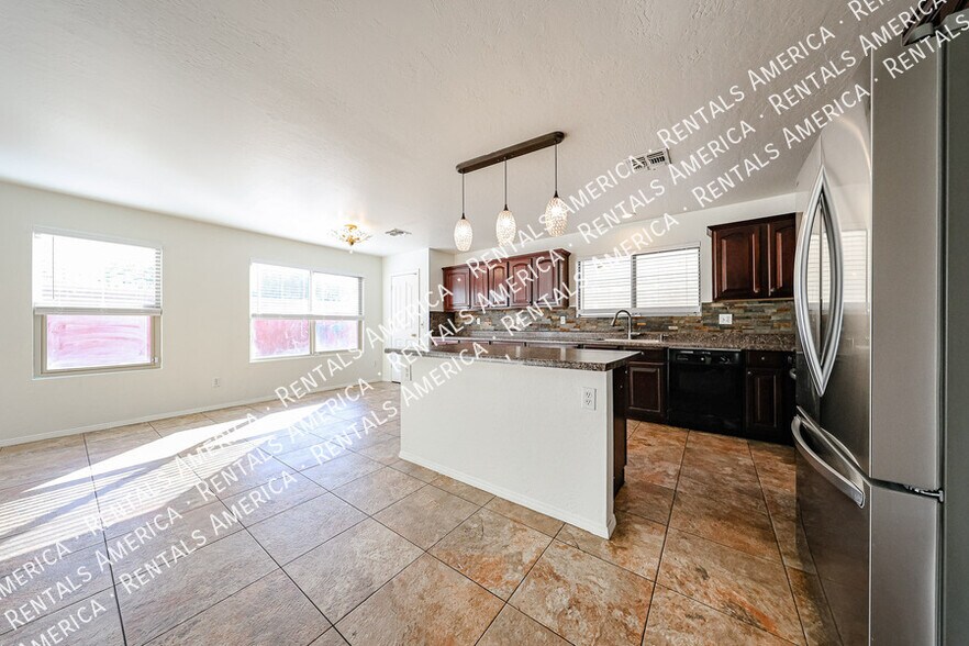 Building Photo - 6175 S Sharon Ct