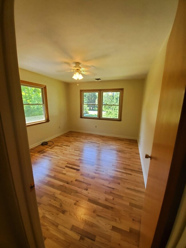 Bedroom #3 - 591 E Glenlord Rd