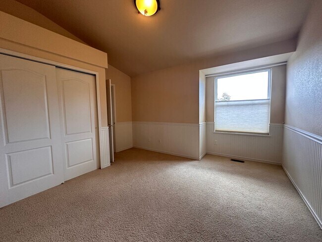 Building Photo - 2-Story in Pinecreek
